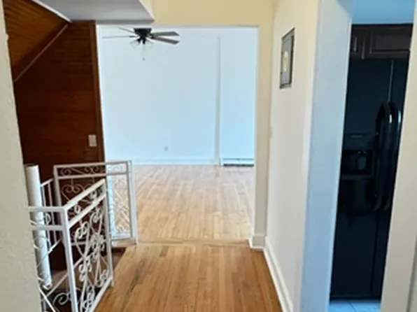 39 Tompkins Circle image 14 of 17