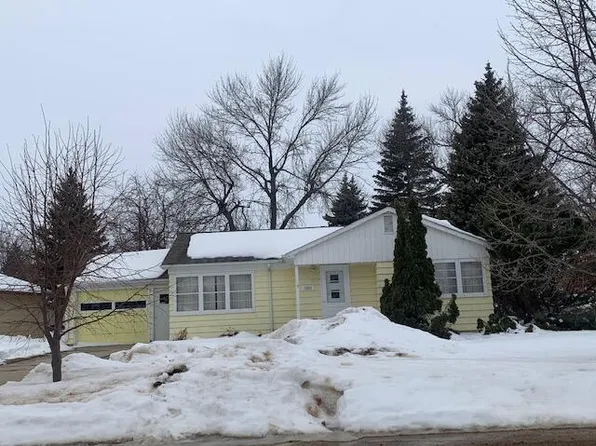 1021 E 5th St, Webster, SD 57274