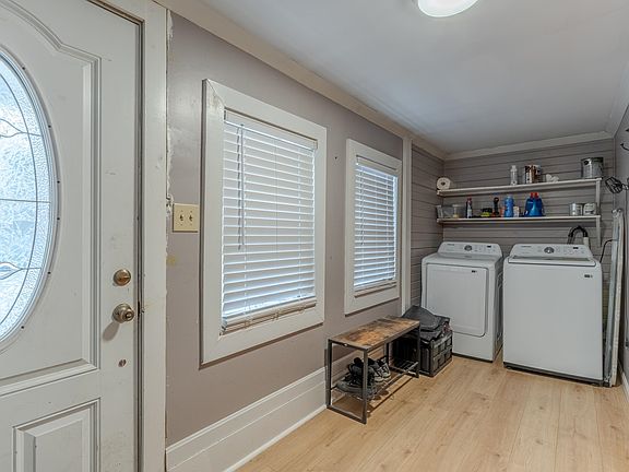 3rd image of 37 Glen Street