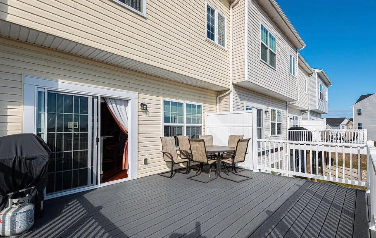3 bed, 1980 sqft, $2,800 — Photo 3