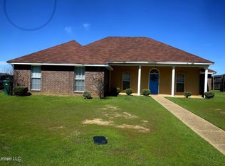 249 Callaway Cir, Byram, MS 39272