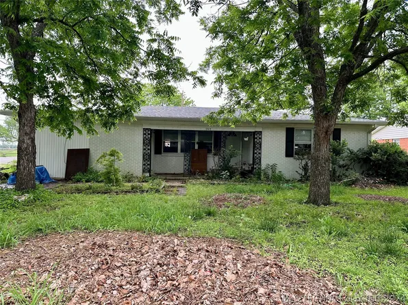 1748 Winchester St, Ardmore, OK 73401