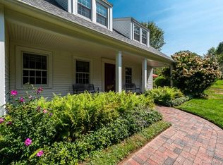 94 Chestnut Hill Rd, Glastonbury, CT 06033