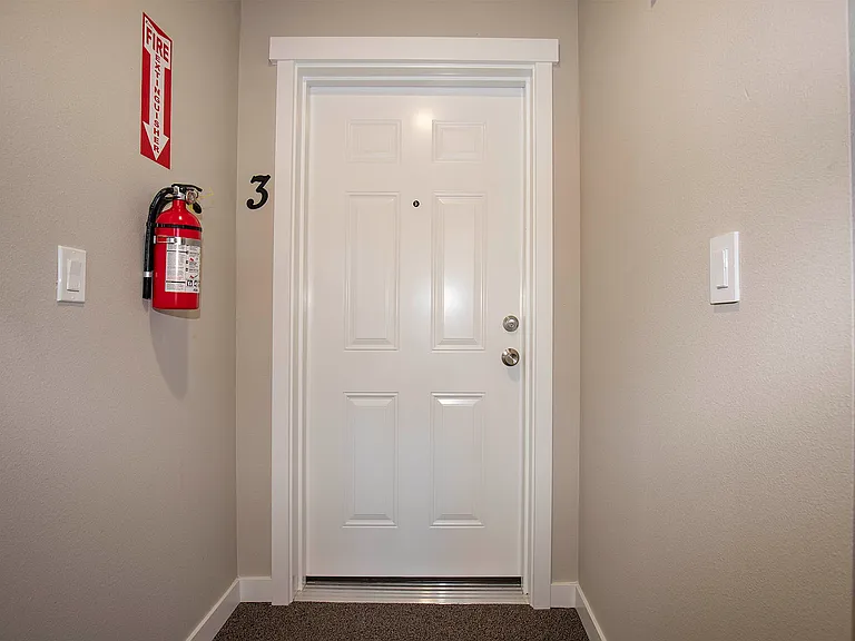 705 4th Ave SW #3 — Photo 9
