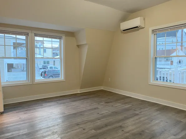 18 Imperial St #201, Old Orchard Beach, ME 04064