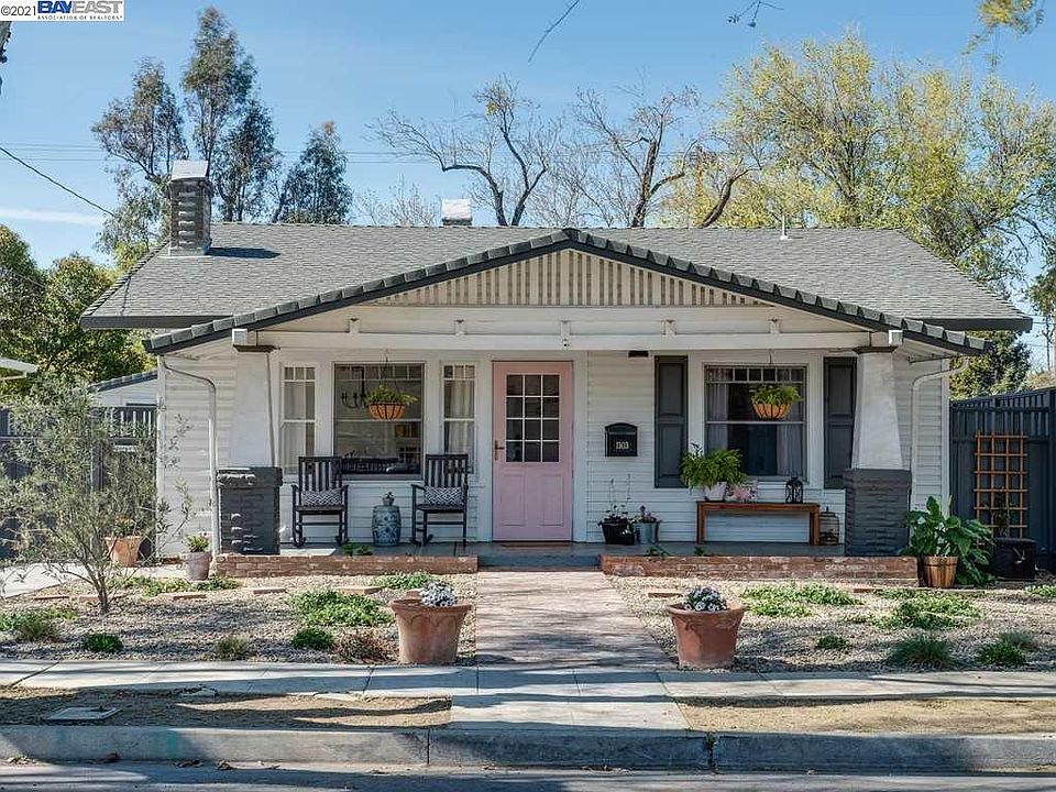 1st image of 1303 Roosevelt Ave