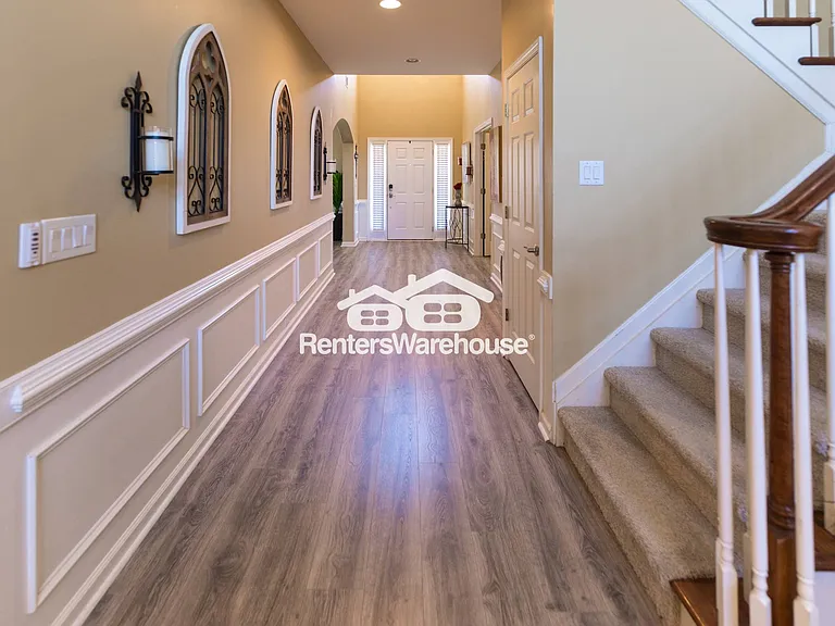 1900 Enfield Ct — Photo 9
