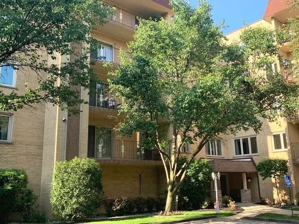 6430 W Belle Plaine Ave APT 202, Chicago, IL 60634