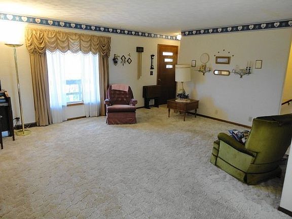 Spacious Living Room