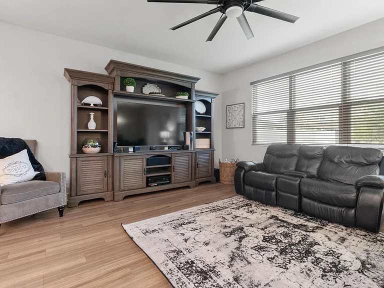 12141 Lake Blvd — Photo 40
