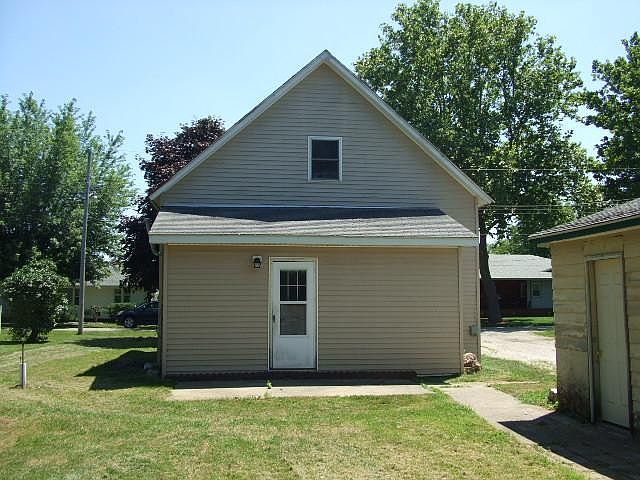 2nd image of 310 Thompson St