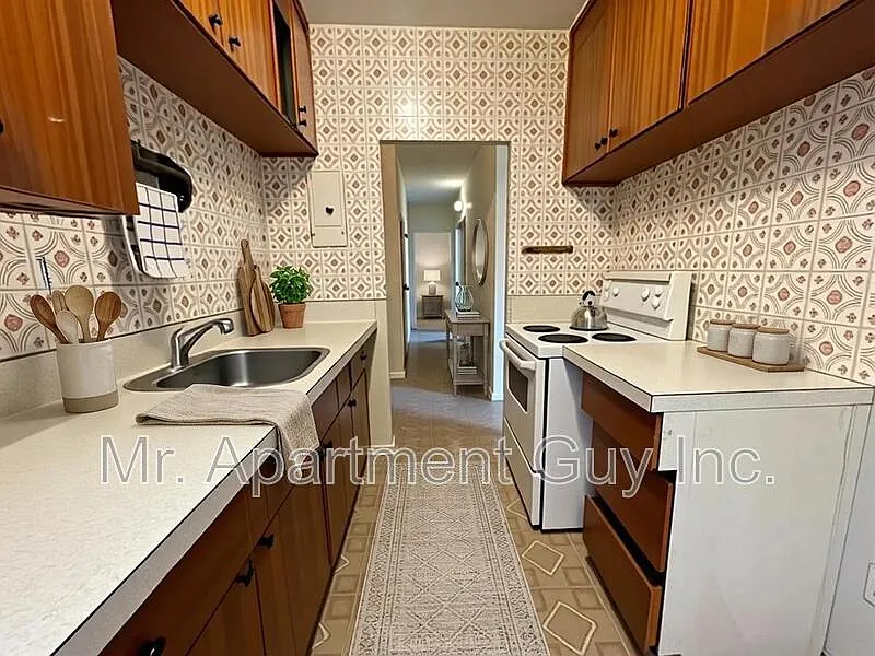 2 bed, 1.0 bath, $1,545 — Photo 4