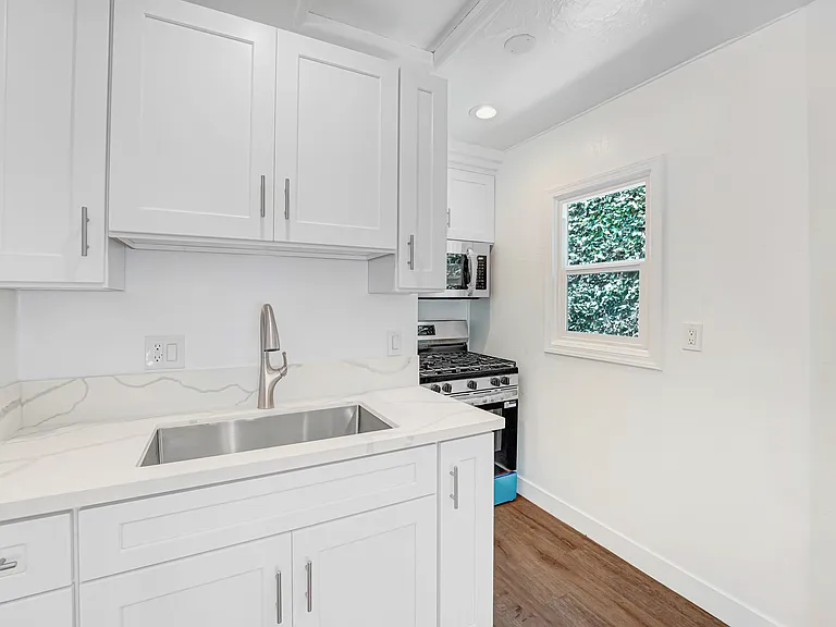 11503 Chandler Blvd #3/4 — Photo 11