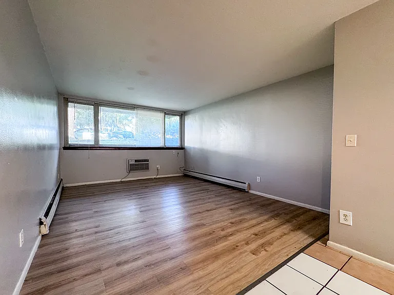1405 E 40th St #6F — Photo 2