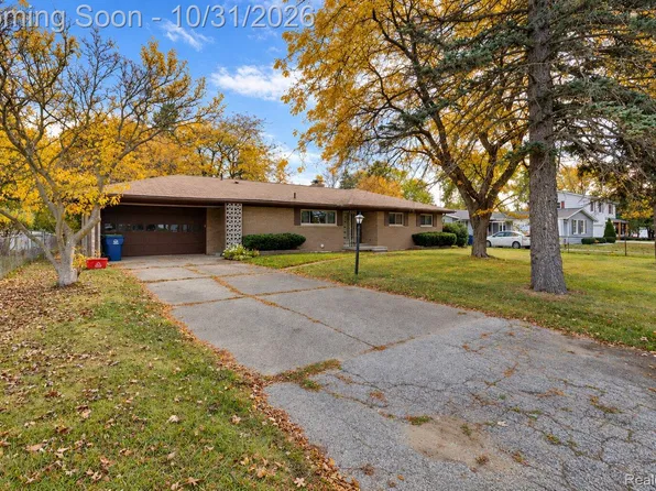 2850 Hemmeter Rd, Saginaw, MI 48603