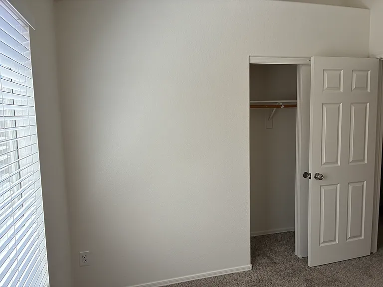 10422 W Windsor Blvd — Photo 37