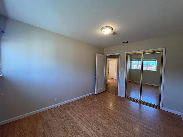 273 Staples Ave — Photo 26