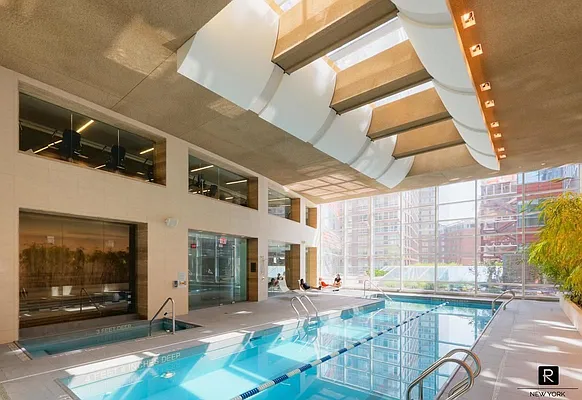 Sold by R New York | media 28