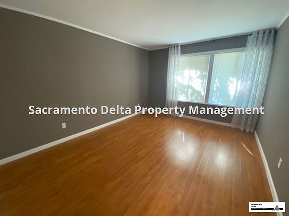 4th image of 8732 Woodman Way APT D