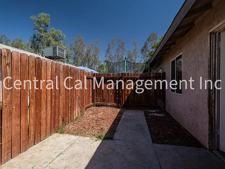 1313 E Planz Rd — Photo 15