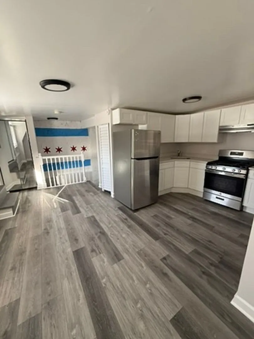 3004-06 S. Archer — Photo 1