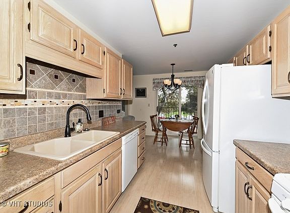 4th image of 127 Acacia Dr #108