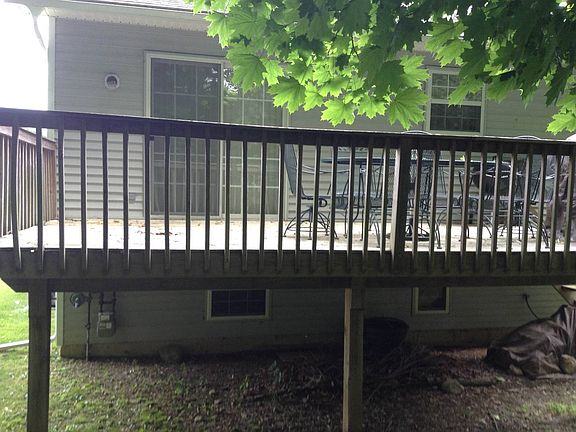 5th image of 12 Surrey Ln
