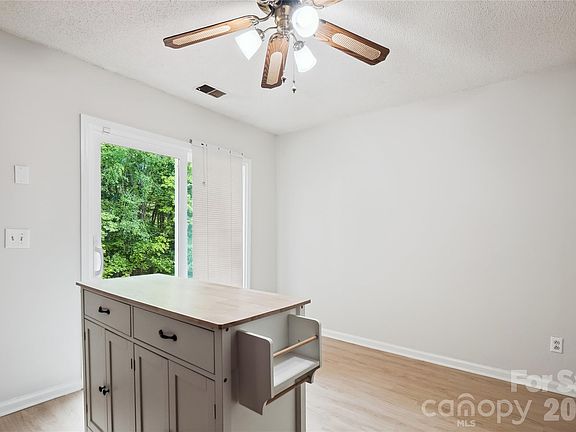 5th image of 8322 Summerglen Cir