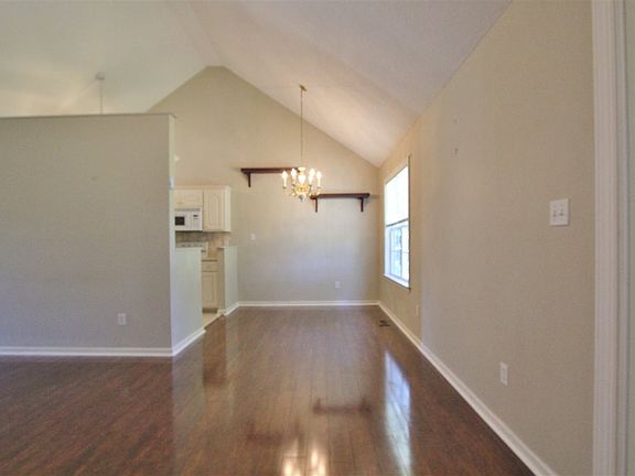 5th image of 204 Doris Ann Ct