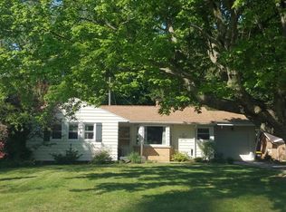 806 Sunset Dr, South Haven, MI 49090