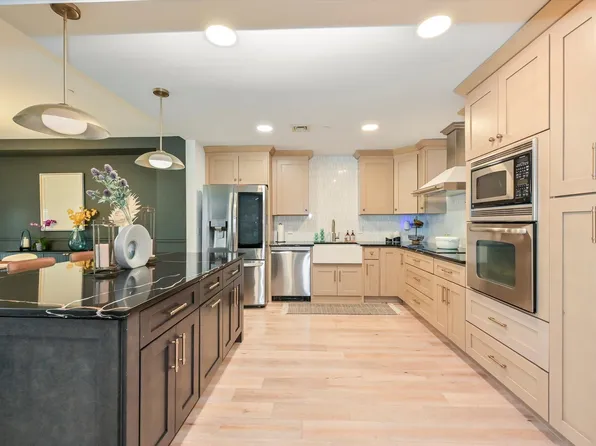 207 Shearwater Ct West image 8 of 32