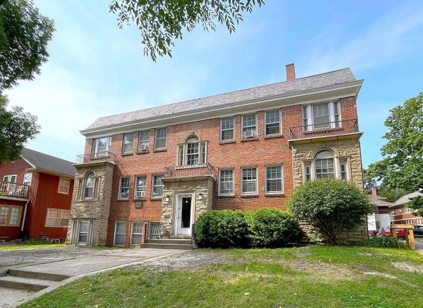 46 N. Breese Ter. — Photo 1