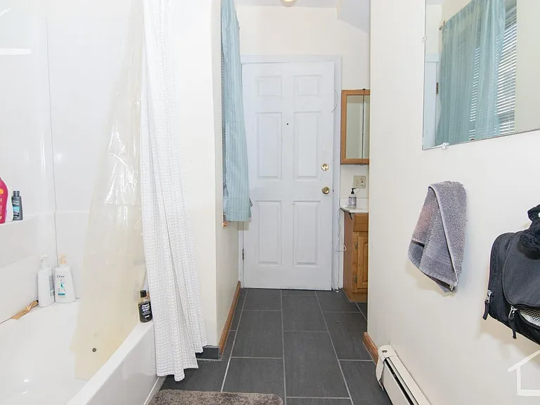 545 Washington St #4A — Photo 4