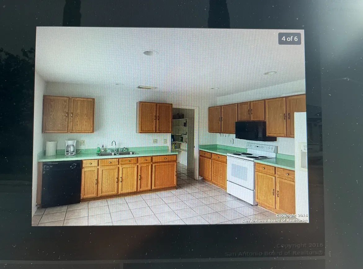 4 bed, 2399 sqft, $1,900 — Photo 2