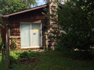 220 Far Hills Dr, Bolingbrook, IL 60440