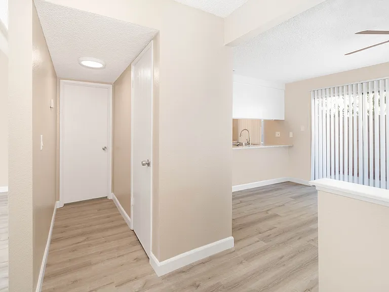 837 Carro Dr — Photo 5