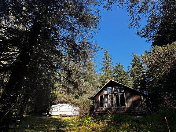 5th image of 15485 Grouse Creek Rd