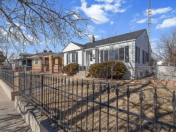 2nd image of 316 E Pershing Blvd