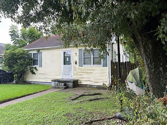 2nd image of 1306 Clay St