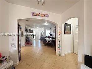 4 bed, 2.5 bath, 2155 sqft, $4,200 — Photo 4