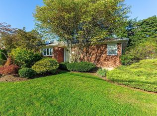 50 Felice Cres, Hicksville, NY 11801