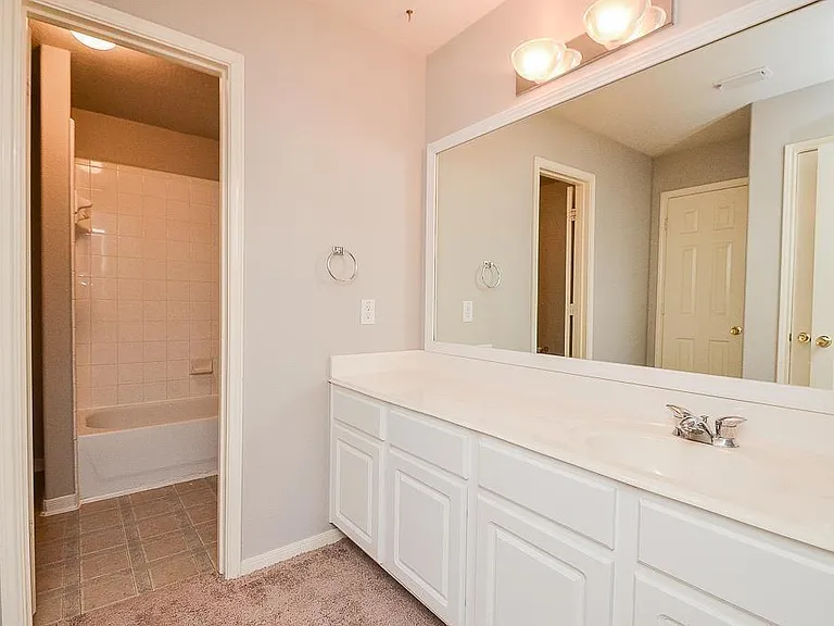18334 Grove Brook Ln — Photo 15