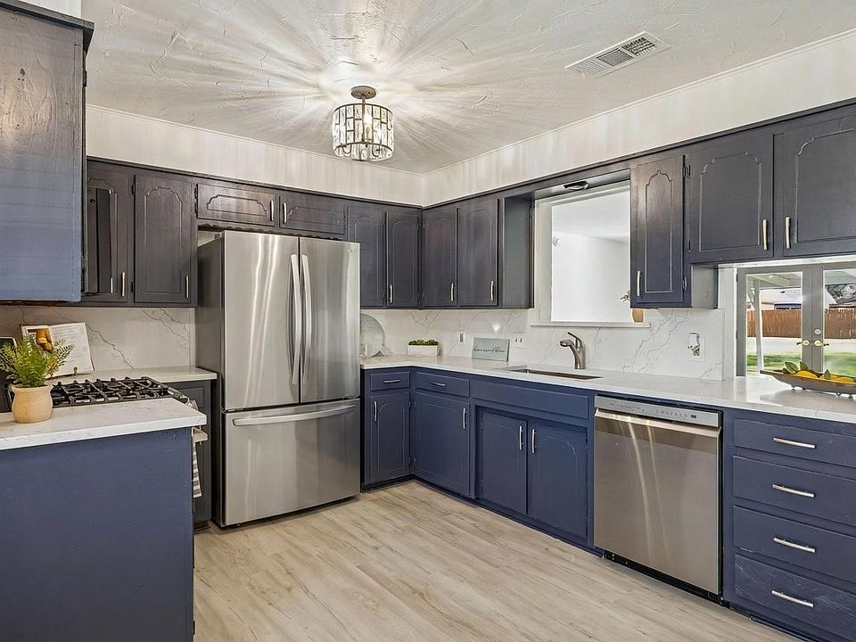 1st image of 312 E Hampton Rd