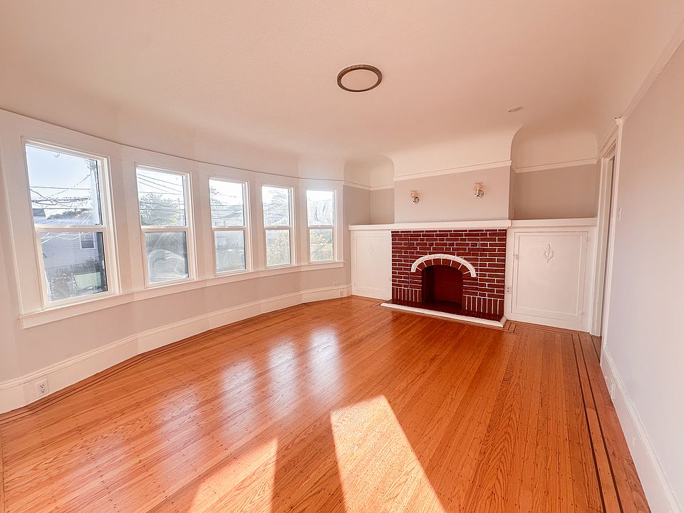 1st image of 187-189 Lee Ave #A