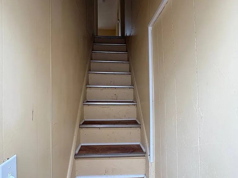 206 Allen St #2 — Photo 6