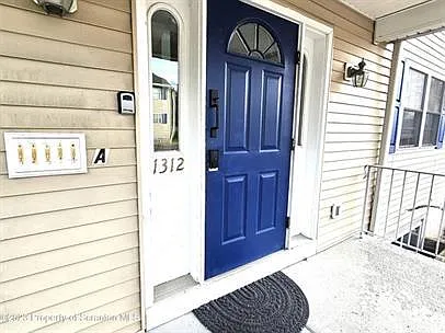 1312 Clay Ave — Photo 10