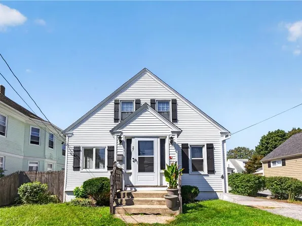 27 Ferncrest Blvd, North Providence, RI 02911