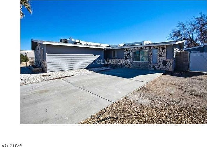 2nd image of 6905 Vivian Cir