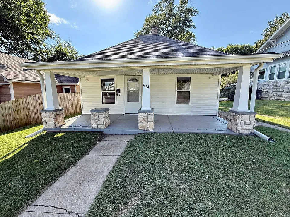 1132 S Dodgion Ave