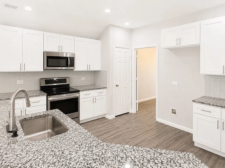 1745 Duck Cove Dr — Photo 2